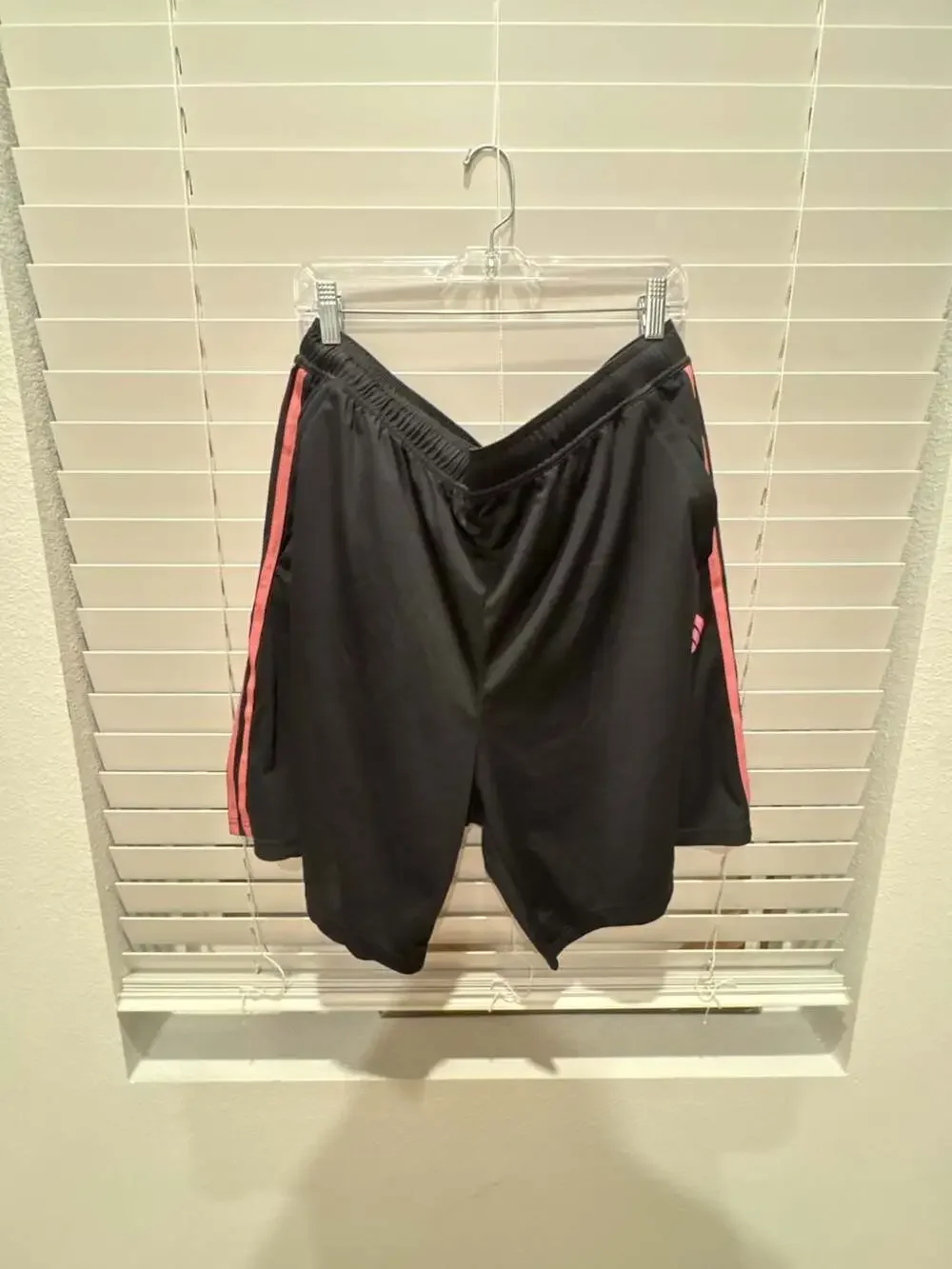 Adidas Men's Designed to Move 3-Stripes Training Shorts in Black/Scarlet